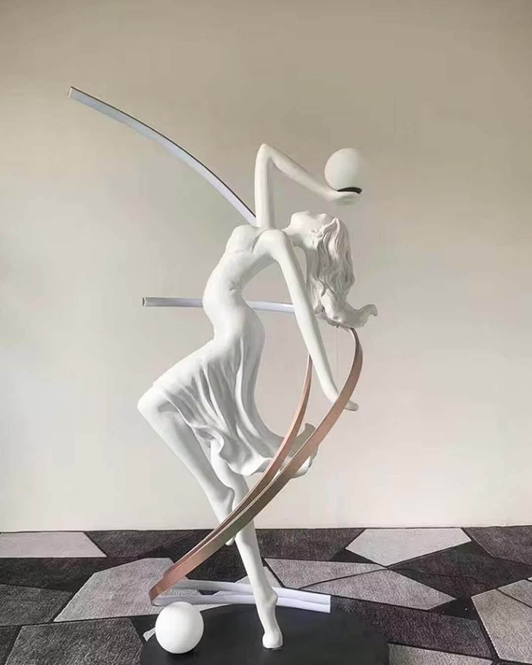 STODE® Dancing Lady Floor Lamp - Humanoid Sculpture Design in Black & White Options