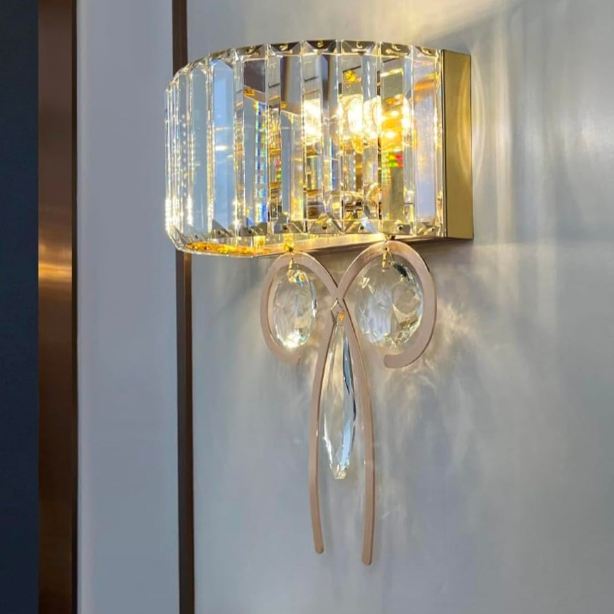 STODE® Antique Brass Bow-Shaped Crystal Wall Lamp – Vintage Sconce Fixture | Warm White Lighting for Living Room & Bedroom
