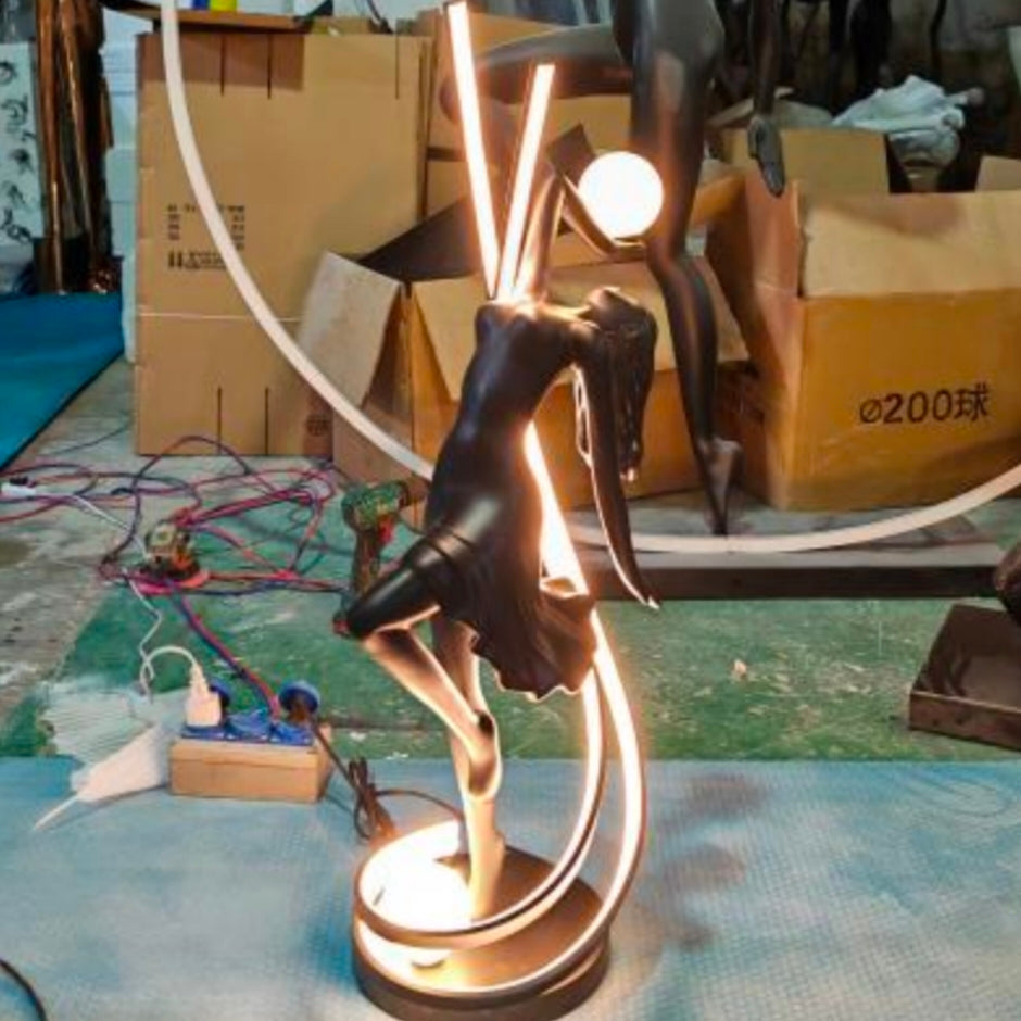 STODE® Dancing Lady Floor Lamp - Humanoid Sculpture Design in Black & White Options